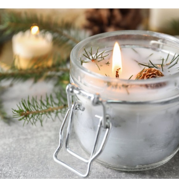 Christmas Spirit in the Pines Candle - Picture 3 of 4